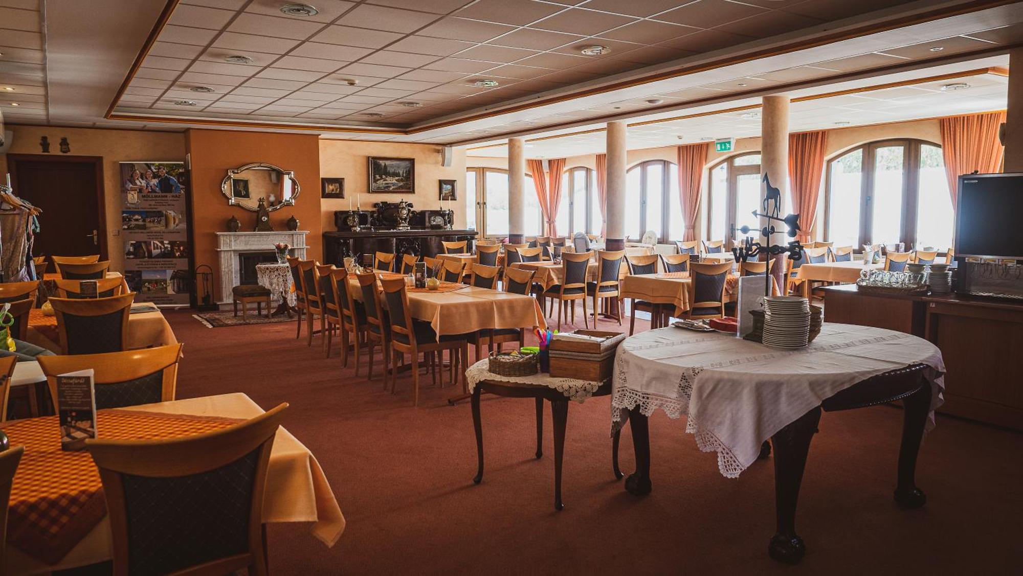 Hetkuti Wellness Hotel Мор Экстерьер фото