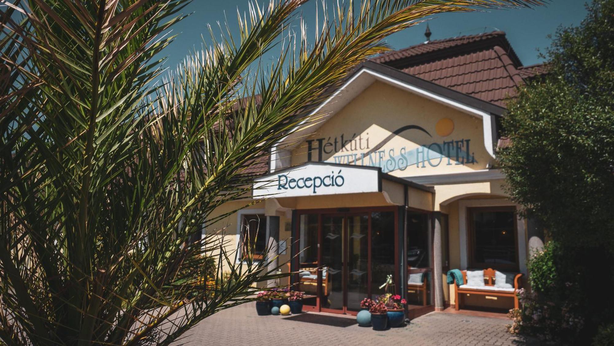 Hetkuti Wellness Hotel Мор Экстерьер фото